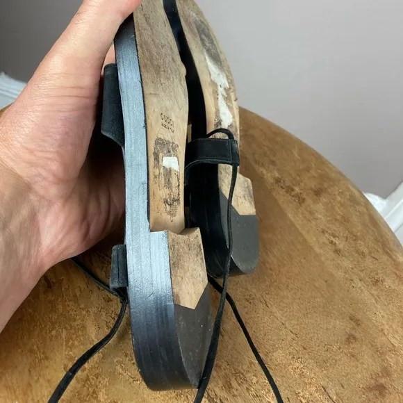 Gucci Leather Sandals - 37C