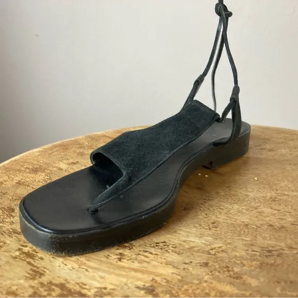 Gucci Leather Sandals - 37C