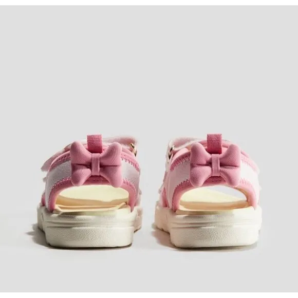 H&amp;M Minnie Mouse &amp; Friends Sandals(Size 1) &amp; Ruffled Top (5T/6) - Bundle