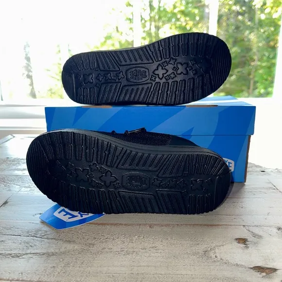 Hey Dude Wally Sox Slip-On Shoes / toddler / kids youth size 12 NWT