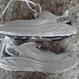 HOKA hokas arahi 6 mens size 10.5D