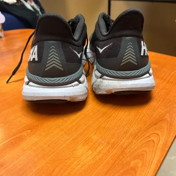 HOKA One One Clifton 7 Men’s Running Shoes – Size 10 | Good Condition