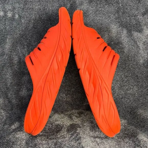 Hoka one One Ora Recovery Slide Men’s Size 13 Orange Sandals