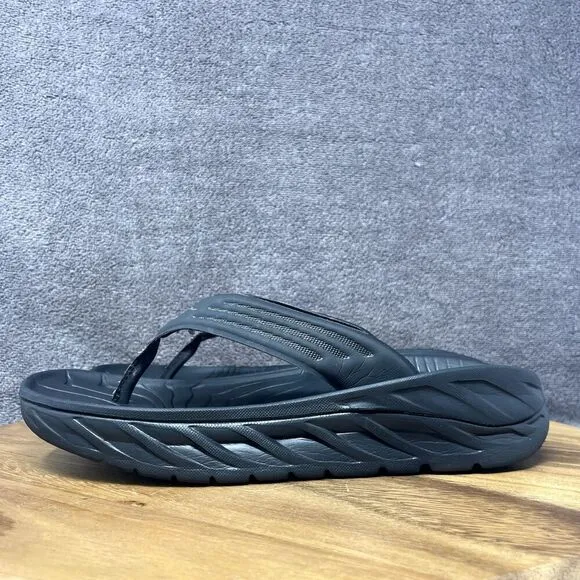 Hoka One One Ora Recovery Triple Black Flip Flops Thongs Sandals Men's Size 8