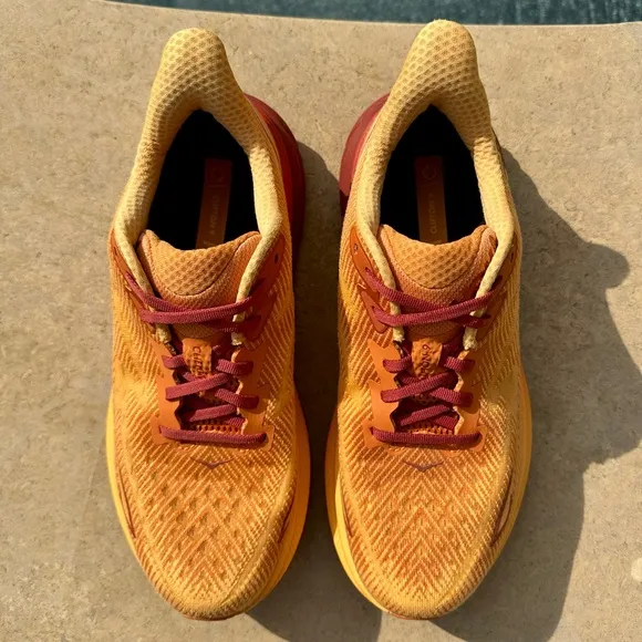 Hoka One One Womens Clifton 9 Amber Haze Sherbet - Women’s Size 10B, Men’s 8.5