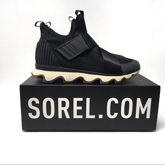 🎉Host Pick🎉Sorel Kinetic Sneaker Black/White Slip-on Shoes, Sz 9.5