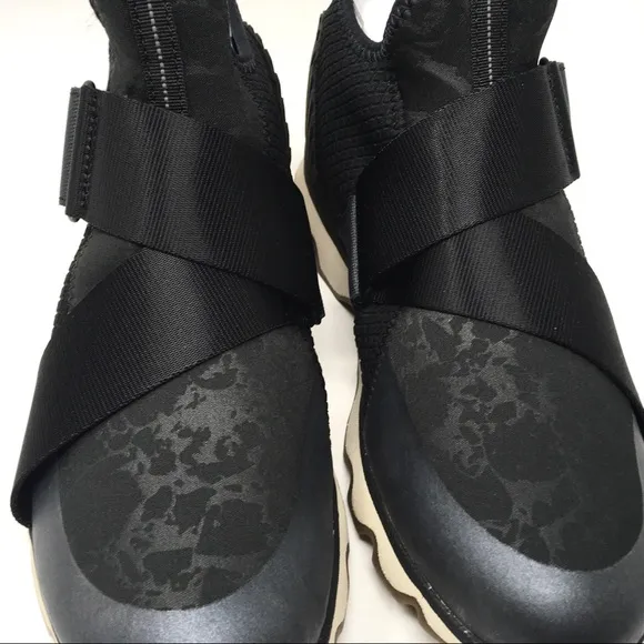 🎉Host Pick🎉Sorel Kinetic Sneaker Black/White Slip-on Shoes, Sz 9.5