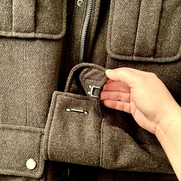 HUGO BOSS- Military style coat - Black size 40 R-  Like NEW