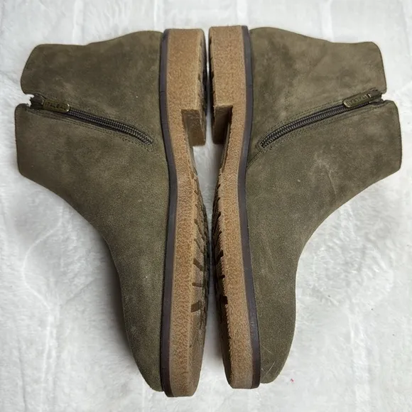 Italeau Foliana Womens Suede Waterproof Booties Taupe LavatoSize EU 41 US 10.5