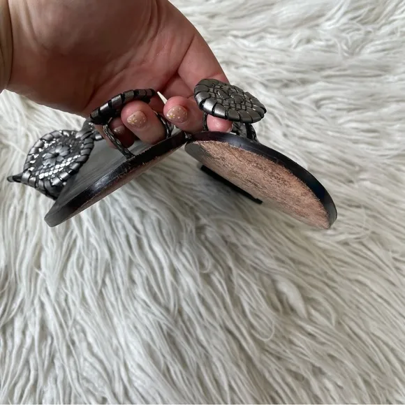 Jack Rogers Metallic Silver Gunmetal Santa Fe Toe Ring Loop Sandals Size 8 EUC