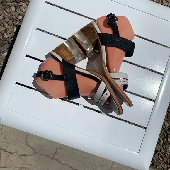 Justa Osadia designer sandals black and white leather size 40