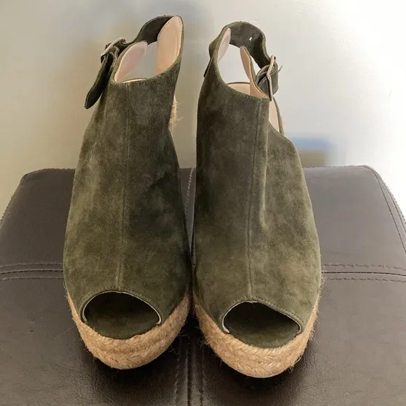 Karen Millen Green Suede Peep Toe Wedge Heel Sandal