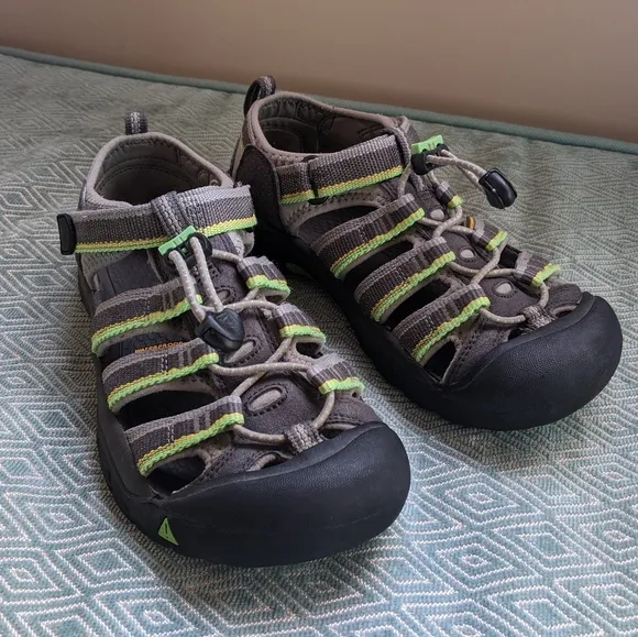 Keen Newport H2 Youth Sandals in Gray &amp; Green