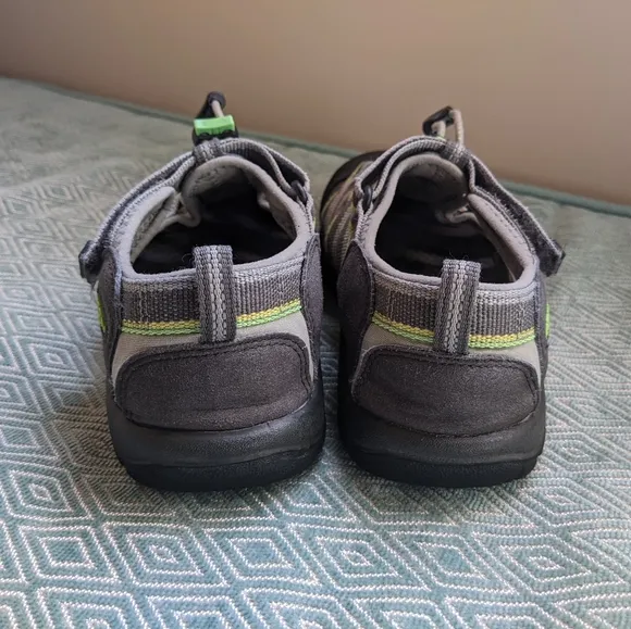 Keen Newport H2 Youth Sandals in Gray &amp; Green
