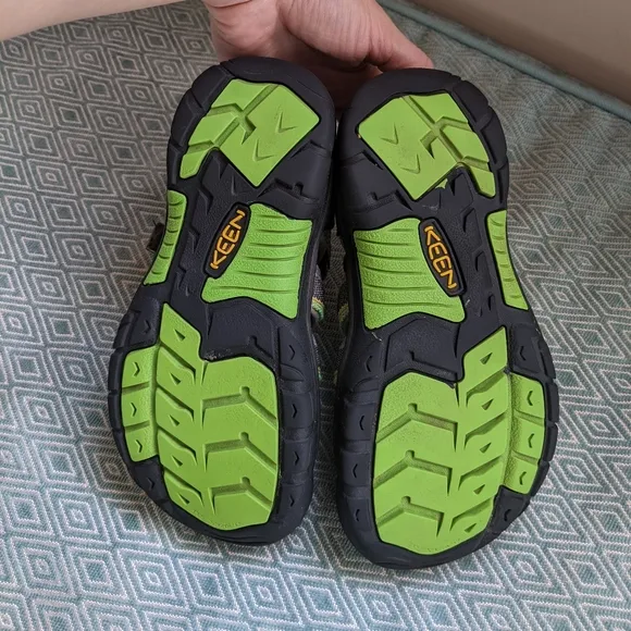Keen Newport H2 Youth Sandals in Gray &amp; Green