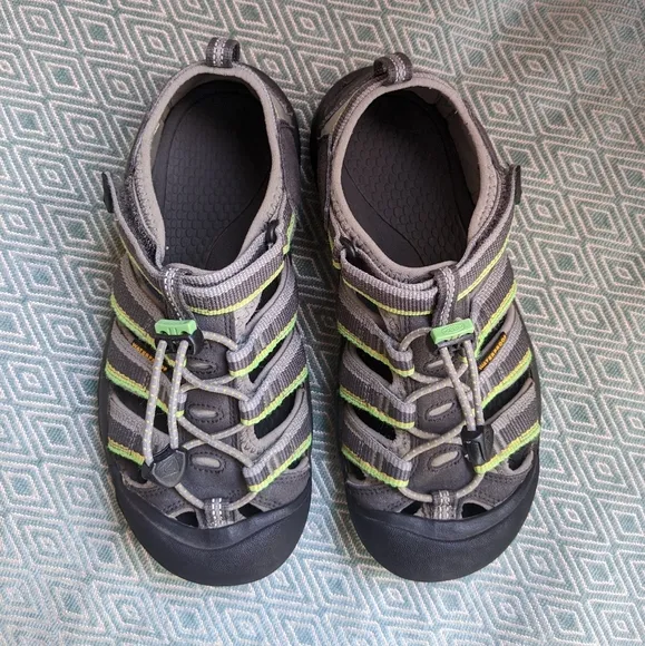 Keen Newport H2 Youth Sandals in Gray &amp; Green