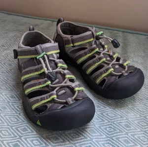 Keen Newport H2 Youth Sandals in Gray &amp; Green