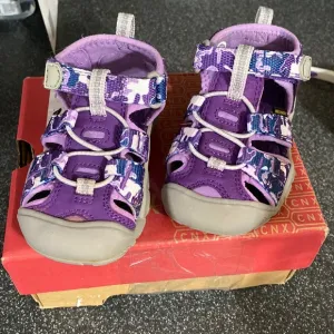 KEEN Unisex-Child Seacamp 2 CNX Closed Toe Sandals Size 5 tots