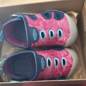 KEEN Unisex-Child Stingray Closed Toe Water Sandals