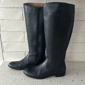 Kenneth Cole NY Mea Women’s Black Leather Knee-High Riding Boots Full Zip Sz 6.5