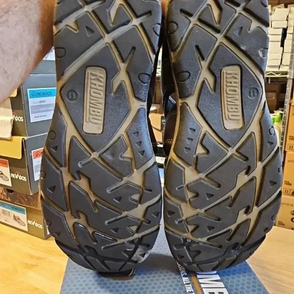 Khombu Men's Closed Toe Sandals Size 12