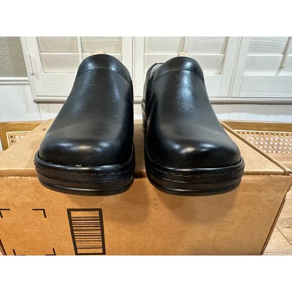 Klogs Footwear Women's Naples Mules Black Smooth Leather 7.5 Medium NWOB Nurses