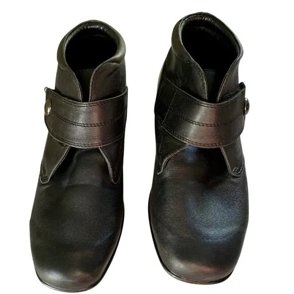 Klouds Australia Willough Black Leather Comfort Shoes Booties Size 7 Wide