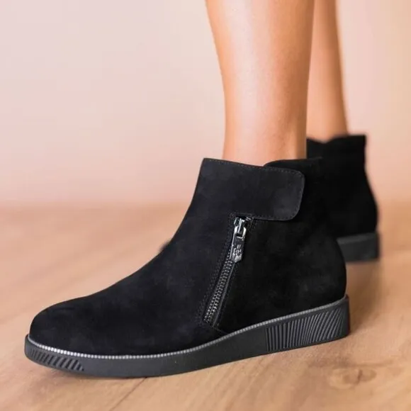 L'Amour des Pieds Jaidly Bootie Ankle Boots Size 10 Black Suede Comfort NEW $279