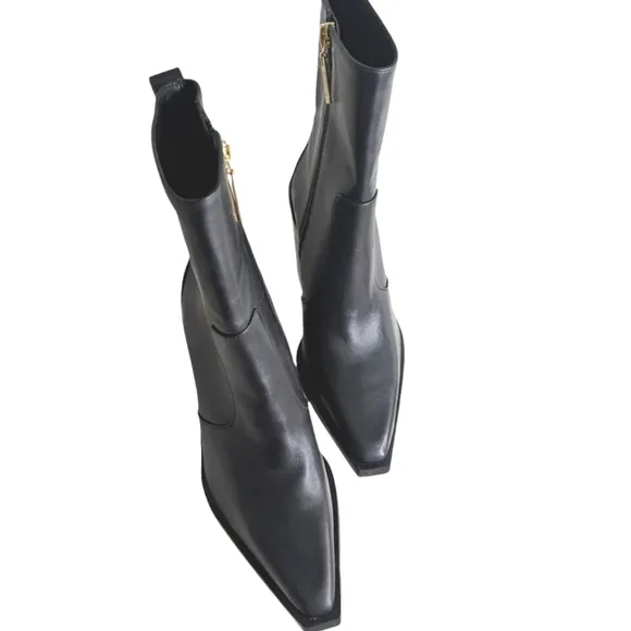 Larroude James Black Leather Boots... Size 6.5