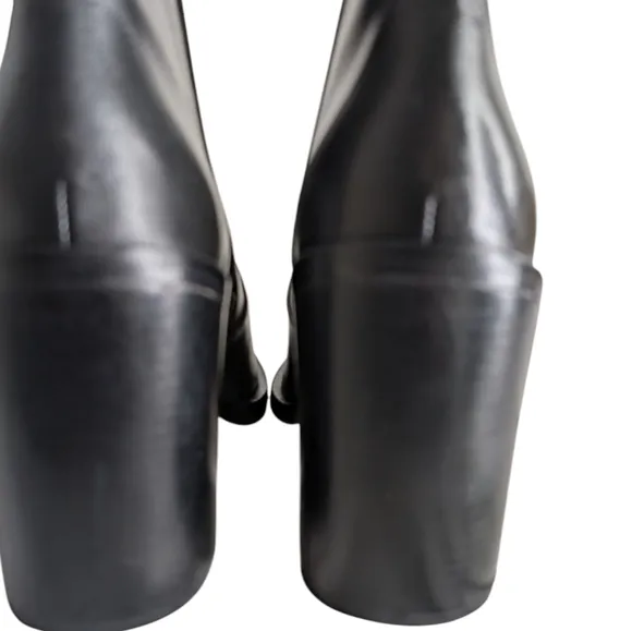 Larroude James Black Leather Boots... Size 6.5