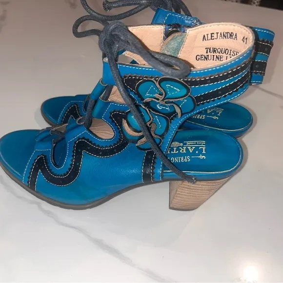 L'Artiste by Spring Step Alejandra Leather Ghille Sandals 10 or 41