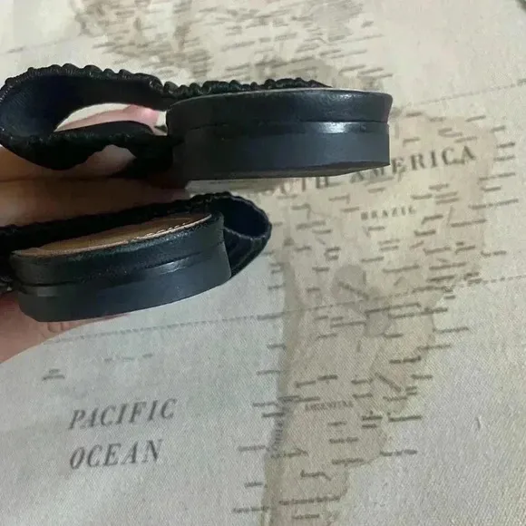 Lewit Black Scrunched Sandals Size 37.5EU / 7US