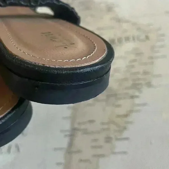 Lewit Black Scrunched Sandals Size 37.5EU / 7US