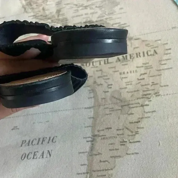 Lewit Black Scrunched Sandals Size 37.5EU / 7US