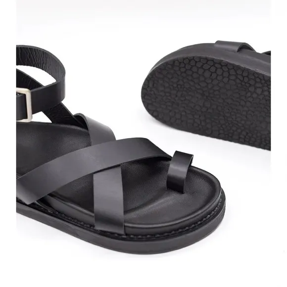 LIBERTE BRONTE GENUINE LEATHER SANDALS.