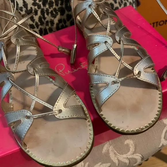 Lilly Pulitzer Womens gladiator sandals size 6.5 Gold Metallic (Fits as 7) EUC