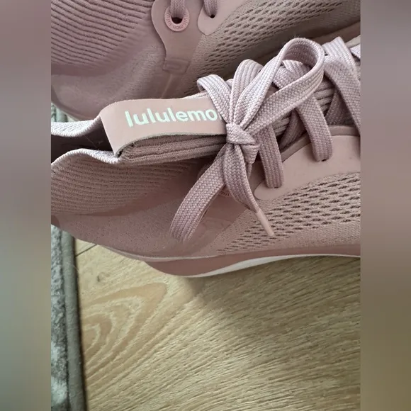 Lululemon Athletica Chargefeel Mid Women’s Workout Shoe Mink Berry