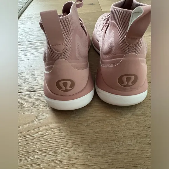 Lululemon Athletica Chargefeel Mid Women’s Workout Shoe Mink Berry
