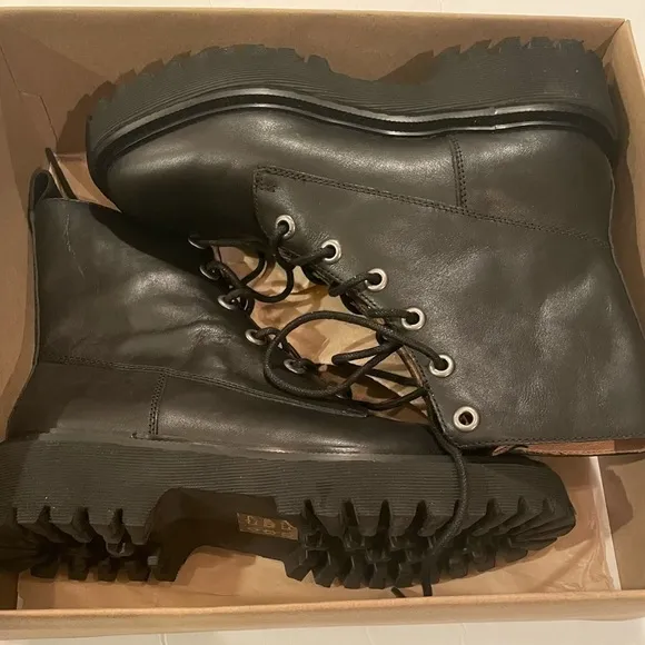 Madewell Rayna Lace Up Leather Boots, True black, Size 8.5
