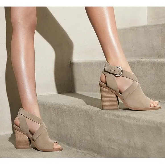 MARC FISHER | Vega Sandals