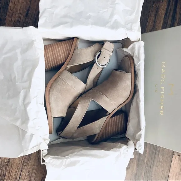 MARC FISHER | Vega Sandals