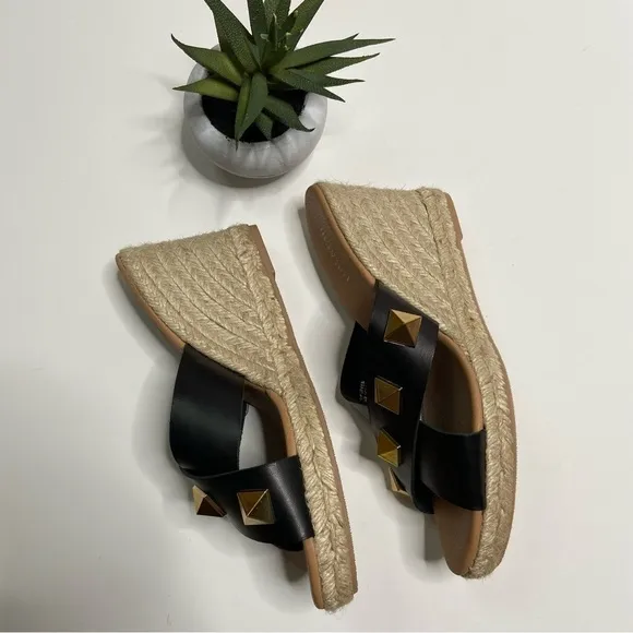 MAYPOL NWOT Made In Spain Black Leather Stud Accented Wedge Sandals 39 (8.5)