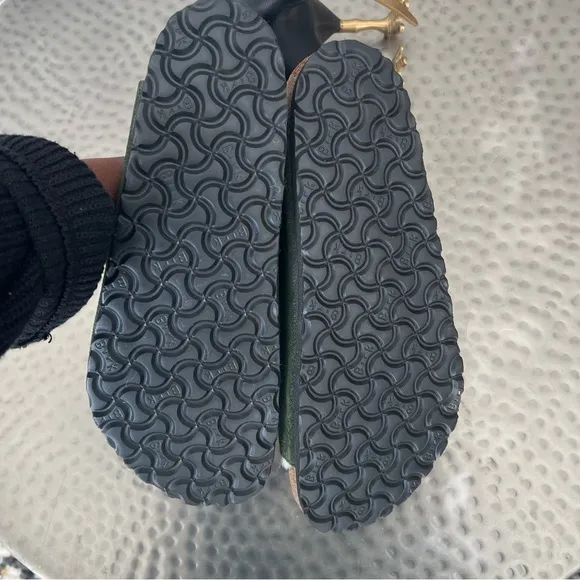 MEN’S Birkenstock Arizona Shearling Sandal in Mountain View Green