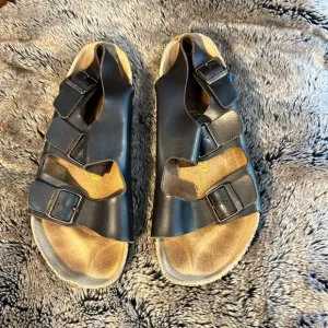 Men’s Birkenstocks Soft Foot Bed Milano Dark Brown Adjustable Buckle Sandals, 10