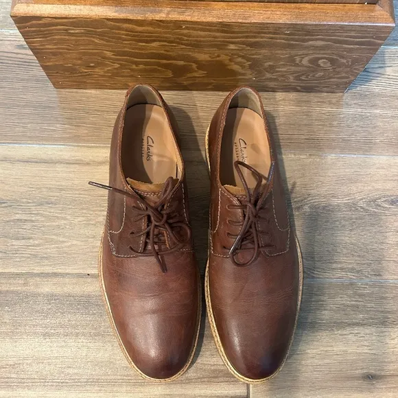 MENS CLARKS ARTISAN ATTICUS LACE MAHOGANY TAN LEATHER COMFORT LACE UP SHOES 9.5M