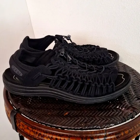Men's Keen Uneek Sandals Black Open Toe Size 11.5