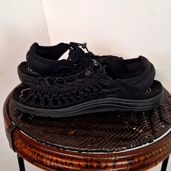 Men's Keen Uneek Sandals Black Open Toe Size 11.5