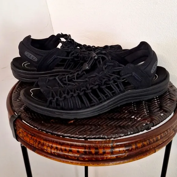 Men's Keen Uneek Sandals Black Open Toe Size 11.5