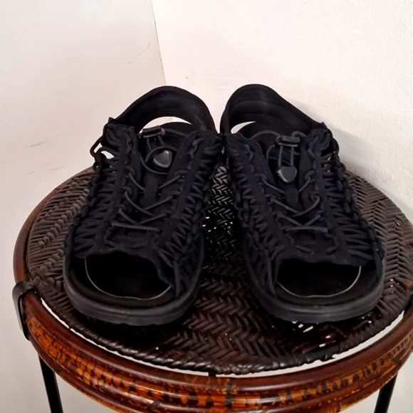 Men's Keen Uneek Sandals Black Open Toe Size 11.5
