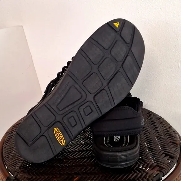 Men's Keen Uneek Sandals Black Open Toe Size 11.5